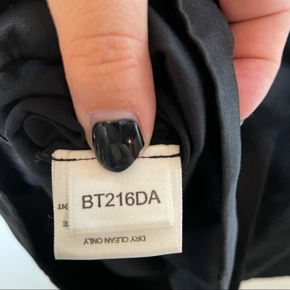 BCBGMAXAZRIA Black Silk Halter Top Small - Picture 8 of 8